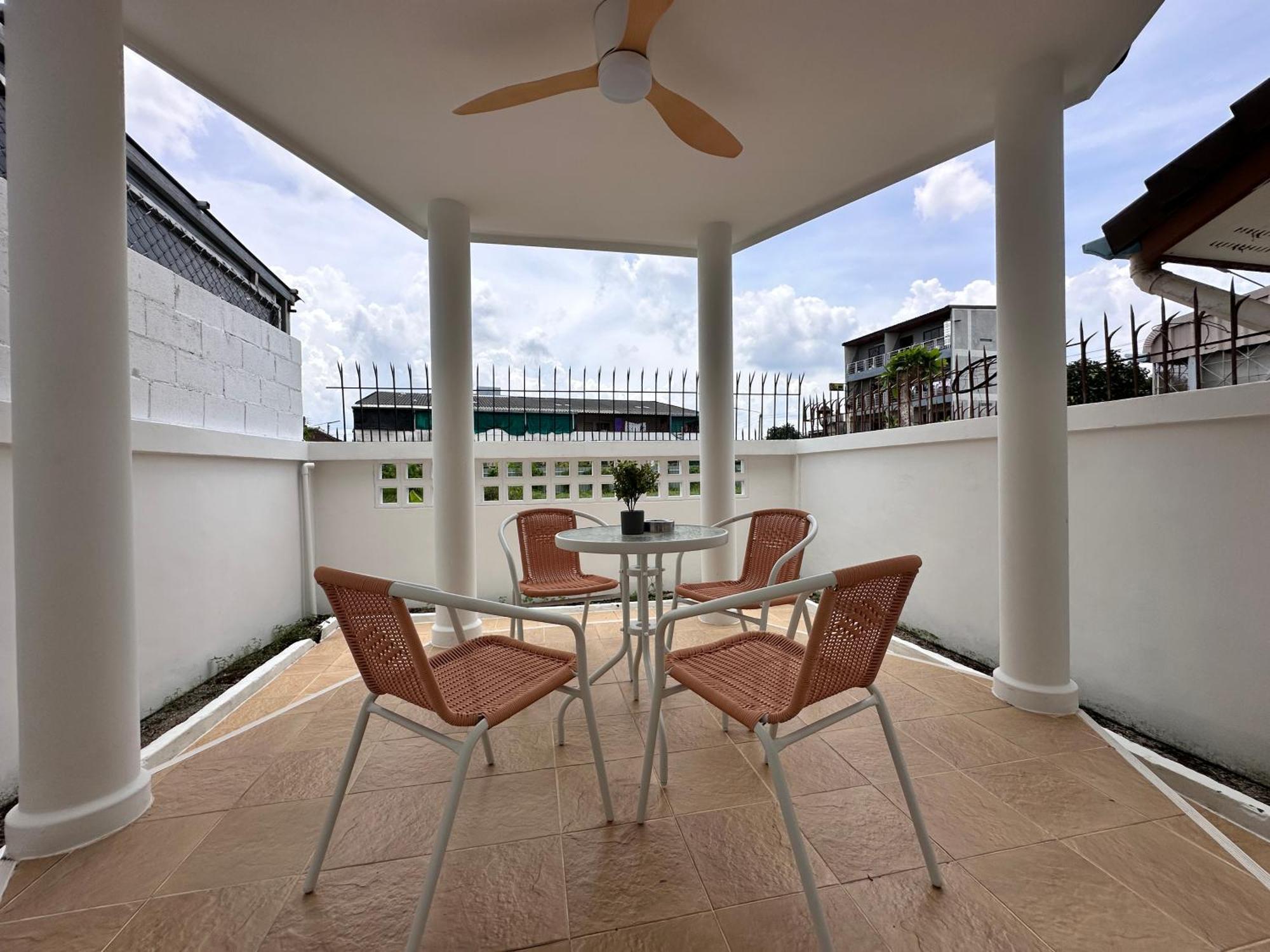 Home Living 8 At Hat Yai Ban Kho Hong 外观 照片