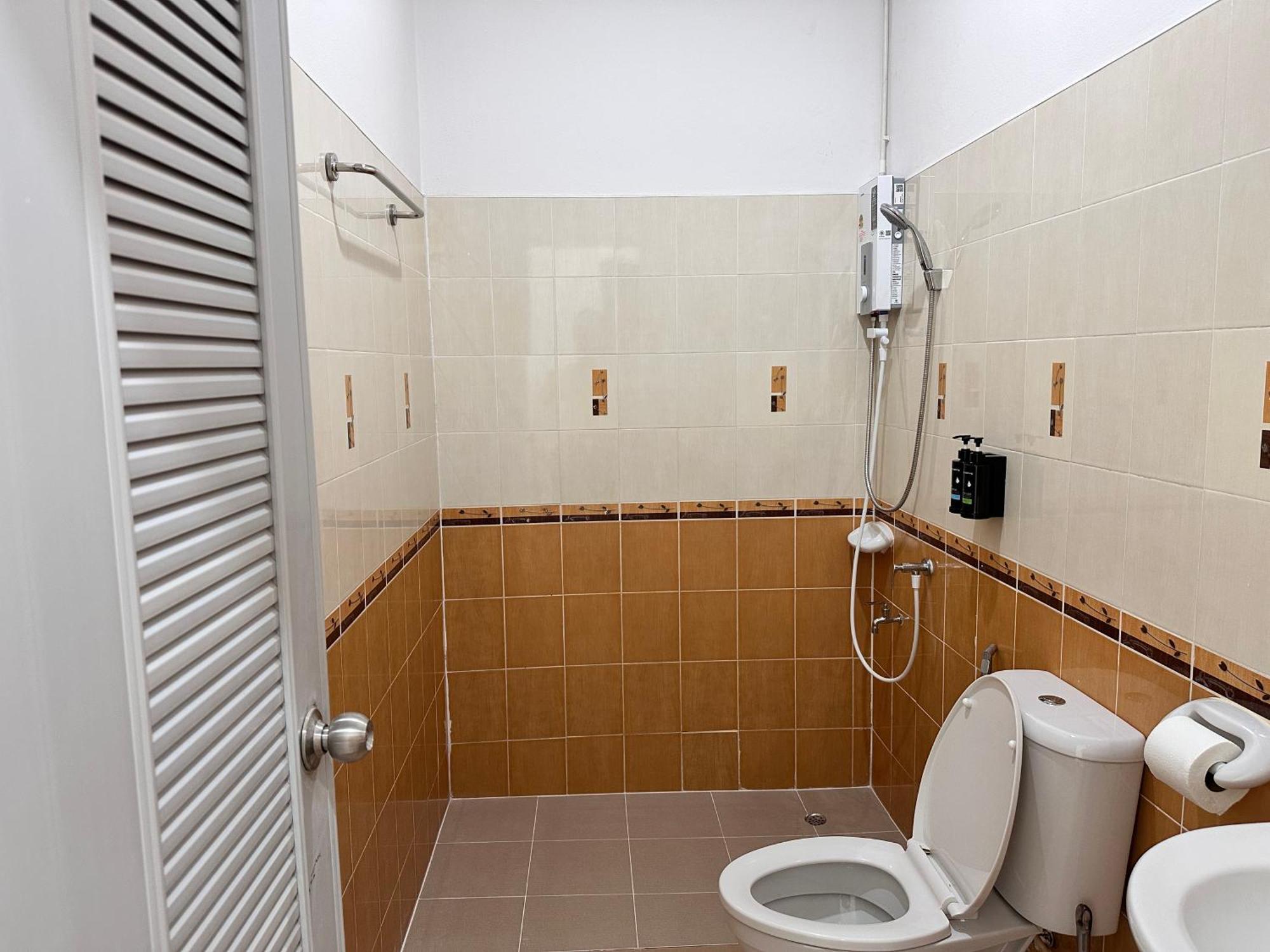 Home Living 8 At Hat Yai Ban Kho Hong 外观 照片